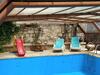 Fant�stica Vivienda Con Amplio Jard�n Y Piscina