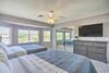 Lavish House With Home Theater And Fireplaces!