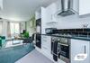 Apartamento ?lavish 4 Bed ?master Ensuite ?parking ?garden