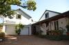 Buckhouse Elegant Village Apartment